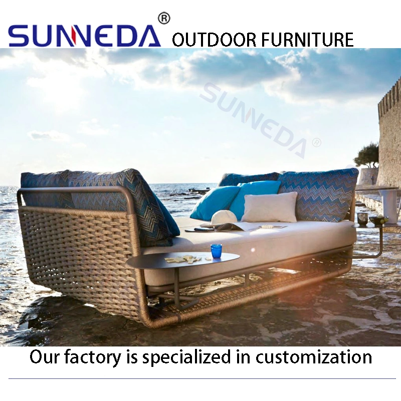 Outdoor Hot-Selling Simple Leisure Splicing Sun Daybed with Acrylic Cushion